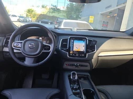 2022 Volvo XC90 Recharge Plug-In Hybrid T8 Inscription 6 Passenger