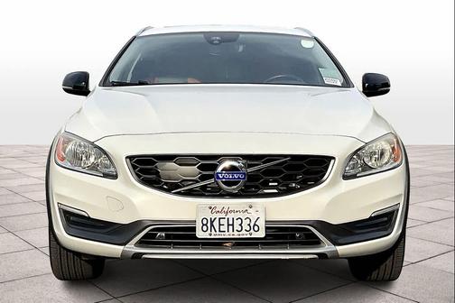 2016 Volvo V60 Cross Country T5