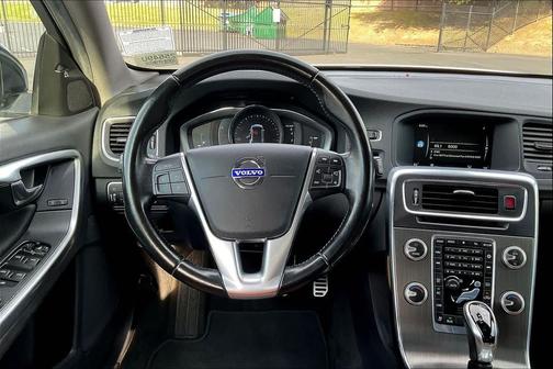 2016 Volvo V60 Cross Country T5