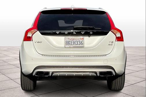 2016 Volvo V60 Cross Country T5
