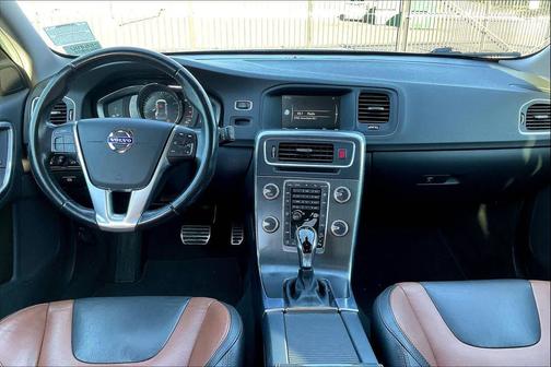 2016 Volvo V60 Cross Country T5