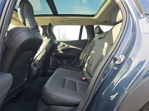 2025 Volvo V60 Cross Country Plus, B5 AWD Gas (mild hybrid)
