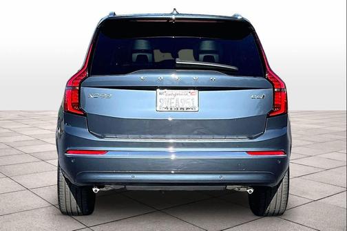 2025 Volvo XC90 B6 Core