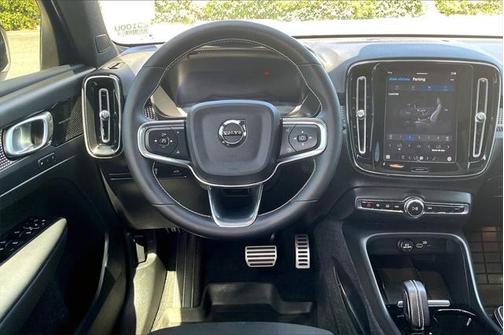 2021 Volvo XC40 Recharge Pure Electric P8