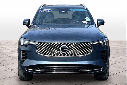 2025 Volvo XC90 B5 Core