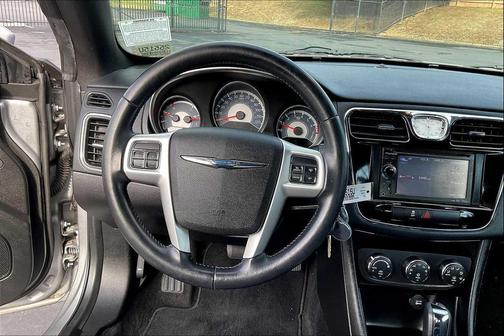 2013 Chrysler 200 Touring