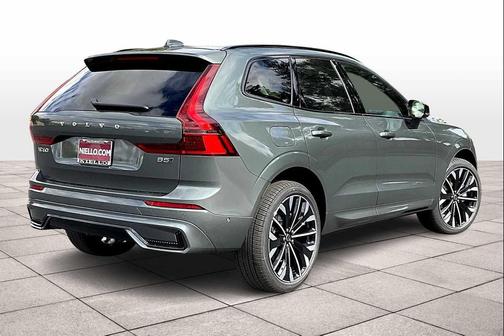 2026 Volvo XC60 B5 Ultra