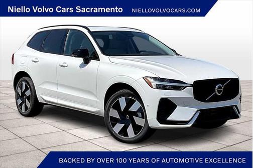 2025 Volvo XC60 Plug-In Hybrid T8 Plus