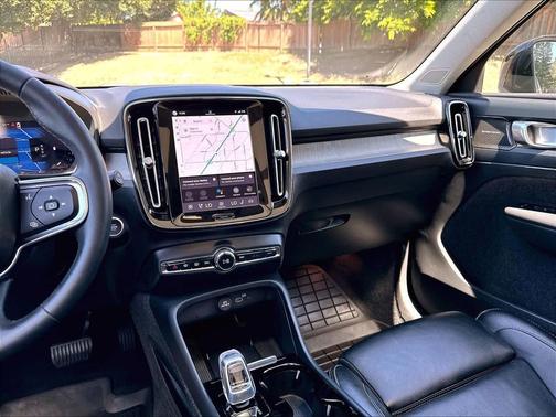 Thunder Grey Metallic 2023 Volvo XC40 B5 Plus Dark Theme