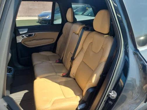 2022 Volvo XC90 T6 Inscription