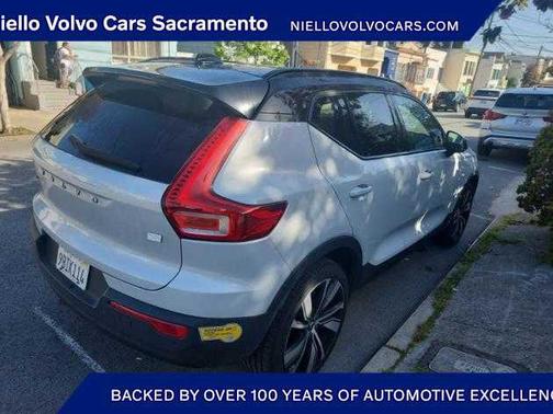 2022 Volvo XC40 Recharge Pure Electric P8 Twin Plus