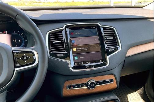 2025 Volvo XC90 B6 Plus 7-Seater