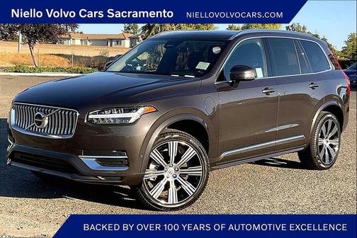 2025 Volvo XC90 Plug-In Hybrid T8 Plus 6-Seater