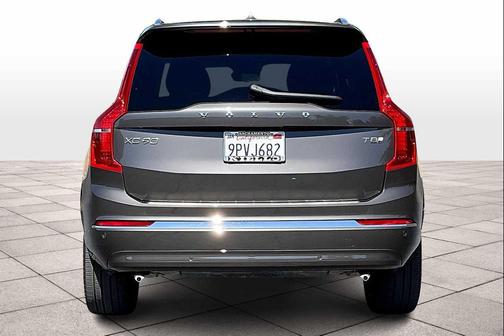 2025 Volvo XC90 Plug-In Hybrid T8 Plus 6-Seater