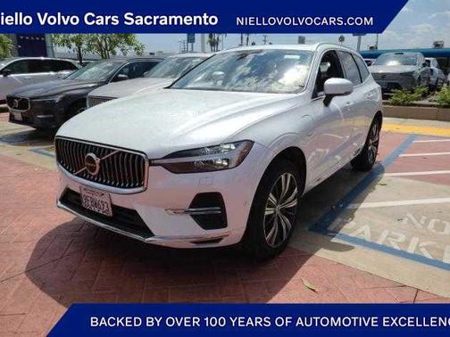 2023 Volvo XC60 Recharge Plug-In Hybrid T8 Ultimate Bright Theme