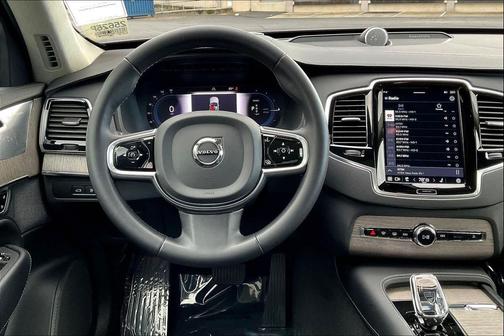 2023 Volvo XC90 Recharge Plug-In Hybrid T8 Ultimate Dark Theme 7-Seater