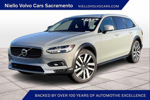 2025 Volvo V90 Cross Country B6 Plus