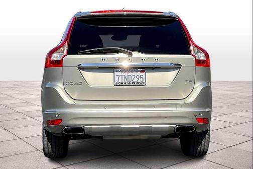 2016 Volvo XC60 T5 Drive-E Premier