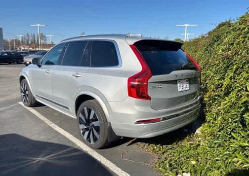 2023 Volvo XC90 Recharge Plug-In Hybrid T8 Ultimate Bright Theme 7-Seater