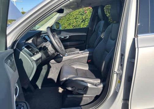 2023 Volvo XC90 Recharge Plug-In Hybrid T8 Ultimate Bright Theme 7-Seater