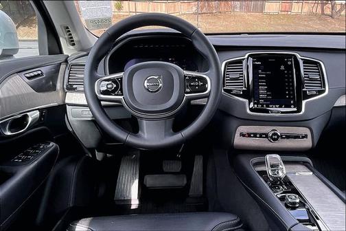 2023 Volvo XC90 Recharge Plug-In Hybrid T8 Ultimate Bright Theme 7-Seater