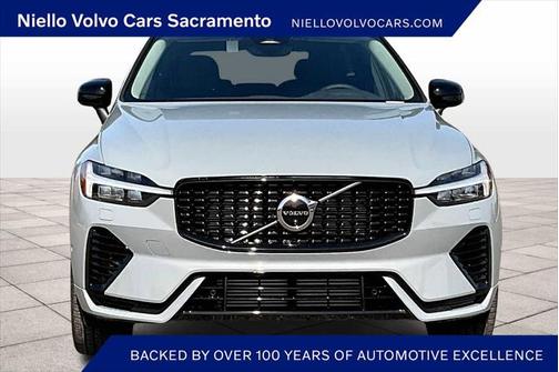 2025 Volvo XC60 Plug-In Hybrid T8 Plus