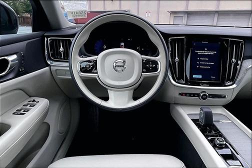 2025 Volvo V60 Cross Country Plus, B5 AWD Gas (mild hybrid)