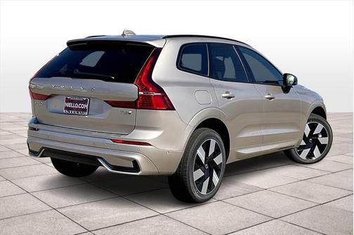 2025 Volvo XC60 Plug-In Hybrid T8 Plus