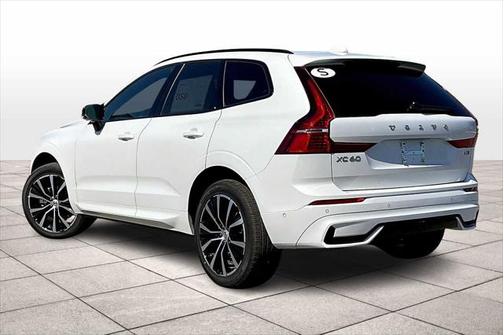 2025 Volvo XC60 Plus