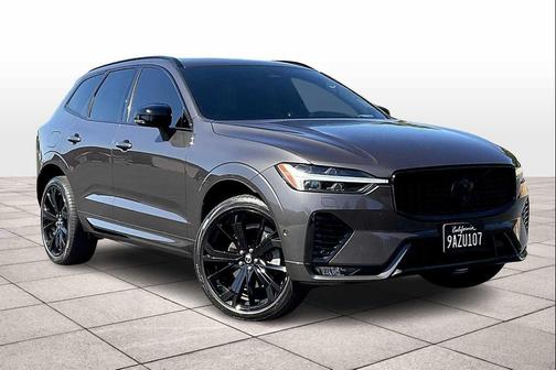 2022 Volvo XC60 B6 R-Design
