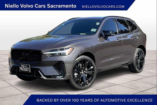 2022 Volvo XC60 B6 R-Design