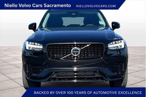2023 Volvo XC90 Recharge Plug-In Hybrid T8 Plus Dark Theme 7-Seater