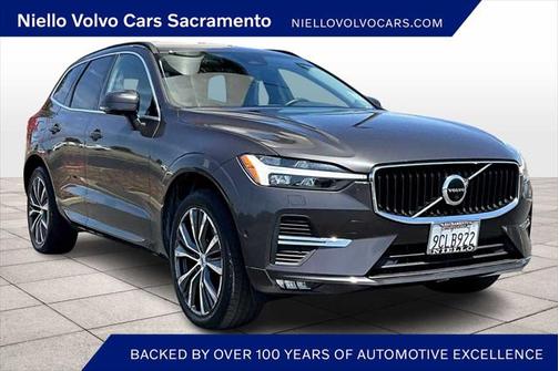 2022 Volvo XC60 Momentum