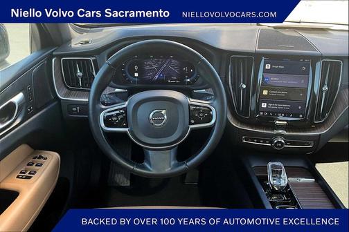 2022 Volvo XC60 B5 Inscription