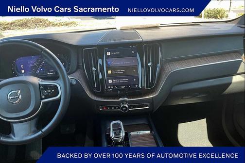 2022 Volvo XC60 B5 Inscription
