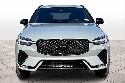 2026 Volvo XC60 B5 Ultra Black Edition