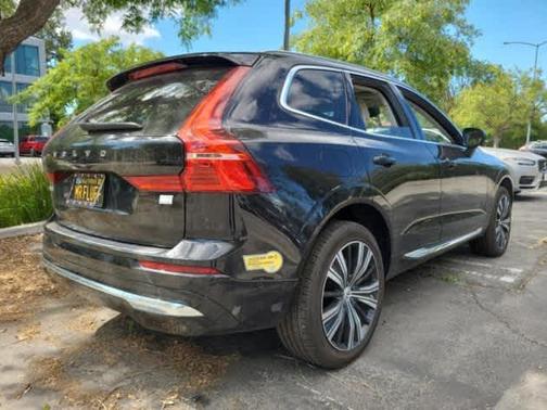 2023 Volvo XC60 Recharge Plug-In Hybrid T8 Plus Bright Theme