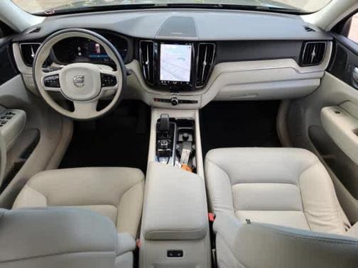 2023 Volvo XC60 Recharge Plug-In Hybrid T8 Plus Bright Theme