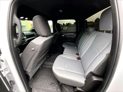 Bright White Clearcoat 2021 RAM 2500 Big Horn Crew Cab 4x4 6'4' Box