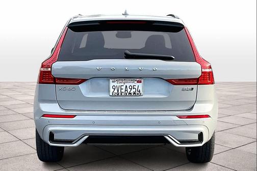 2025 Volvo XC60 B5 Plus