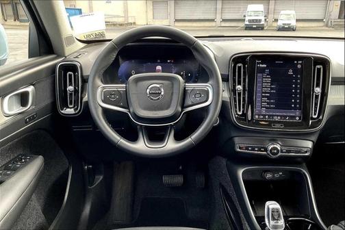 2025 Volvo XC40 B5 Plus Bright Theme
