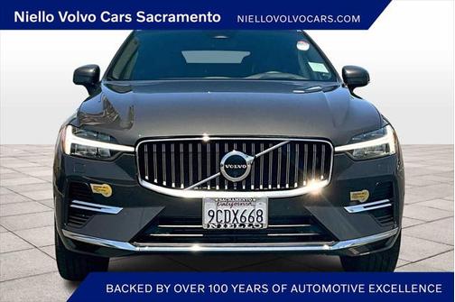 2022 Volvo XC60 Recharge Plug-In Hybrid T8 Inscription Expression