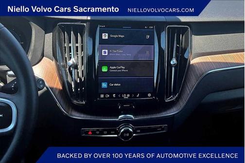 2022 Volvo XC60 Recharge Plug-In Hybrid T8 Inscription Expression