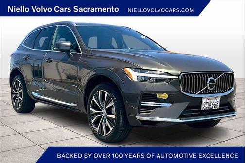 2022 Volvo XC60 Recharge Plug-In Hybrid T8 Inscription Expression