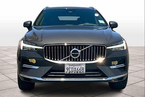 2022 Volvo XC60 Recharge Plug-In Hybrid T8 Inscription Expression