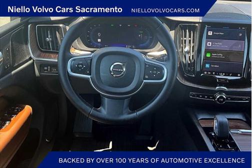 2022 Volvo XC60 Recharge Plug-In Hybrid T8 Inscription Expression