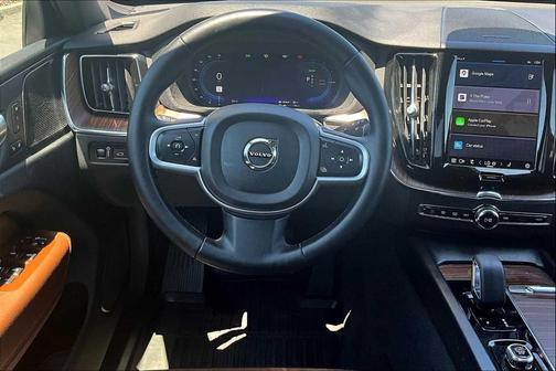 2022 Volvo XC60 Recharge Plug-In Hybrid T8 Inscription Expression