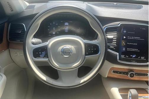 2022 Volvo XC90 Recharge Plug-In Hybrid T8 Inscription Expression 6 Passenger