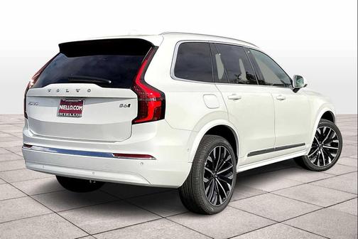 2026 Volvo XC90 B6 Plus 7-Seater