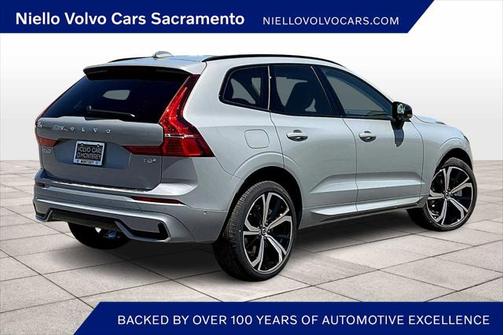 2025 Volvo XC60 Plug-In Hybrid T8 Ultra